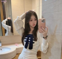 津津 157cm  44kg Bcup  19歲