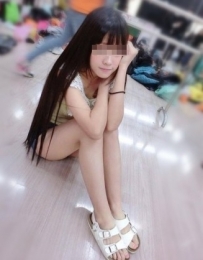 “小嫩妹”  劉茜157cm/43kg/B+cup/19歲