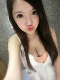 夢娜 160/E/21歲  大奶可愛正妹 喜歡穿短裙 高跟鞋來展示她...
