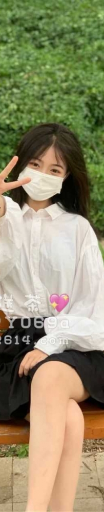 伊伊 158-19歲-小C-40kg 小穴敏感多汁,還帶少女清香
