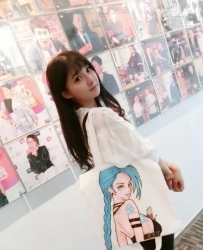 喬欣 165.46kg.C.21歲  火辣骨感型 美死人不償命的美腿 皮膚...