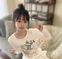 小薇   158  B  18歲  甜甜可人兒   大眼會放電