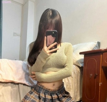 一位讓人眼前一亮的清純學生妹 身高163公分，體重45公斤