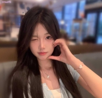 心心   162  C  20歲 立體深邃五官美麗動人